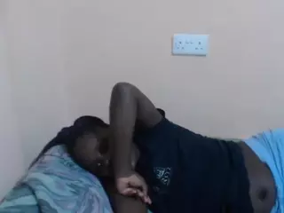 Bubbly-nesh's Live Sex Cam Show