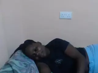 Bubbly-nesh's Live Sex Cam Show