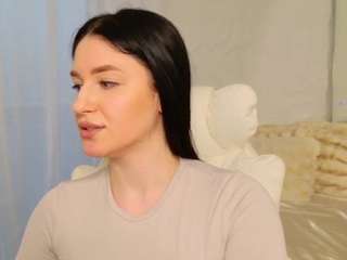 monnyque's CamSoda show and profile