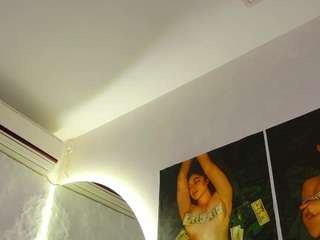 monnyque's CamSoda show and profile