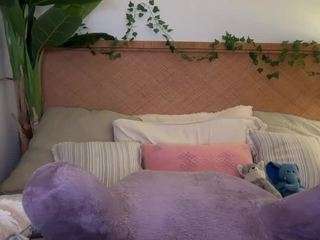  thelittlenative chat room