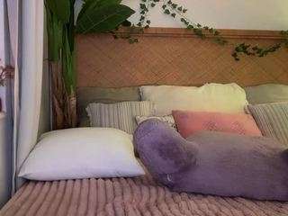 Live webcam model thelittlenative on Soda Cams