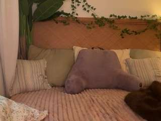 Live webcam model thelittlenative on Soda Cams