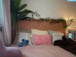 thelittlenative's CamSoda show and profile