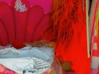 kandy-ebony's live room