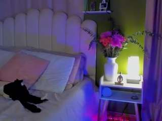 SilvanaAllen live cam preview