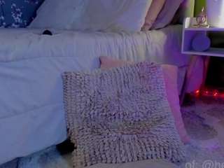 SilvanaAllen live cam preview