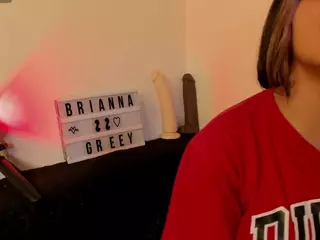 Briannaa-Greey's Live Sex Cam Show