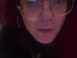 cummymochi's live room