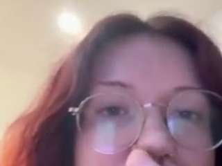 cummymochi's live room