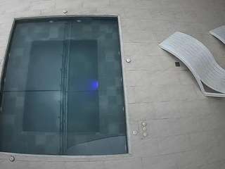 Bu model şu anda canlı. voyeurcam-casa-salsa-hottub-view