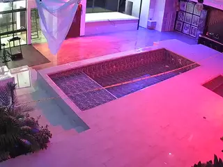 voyeurcam-casa-salsa-rooftop's Live Sex Cam Show