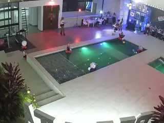 voyeurcam-casa-salsa-rooftop's Live Sex Cam Show