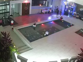 voyeurcam-casa-salsa-rooftop's Live Sex Cam Show