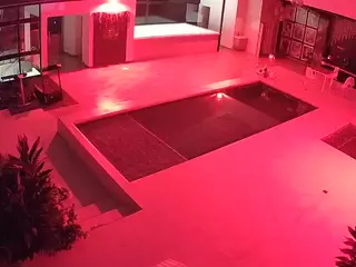 voyeurcam-casa-salsa-rooftop's Live Sex Cam Show