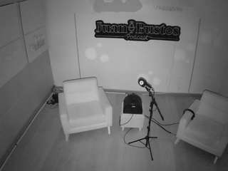 voyeurcam-jb-pod... Live Webcam on CamSoda