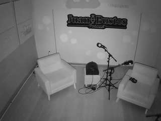 voyeurcam-jb-pod... Live Webcam on CamSoda