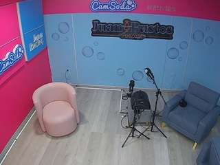voyeurcam-jb-pod... Live Webcam on CamSoda
