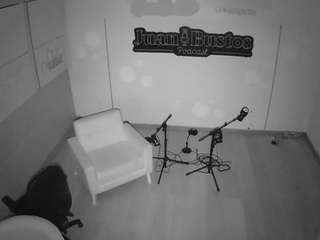 voyeurcam-jb-pod... Live Webcam on CamSoda