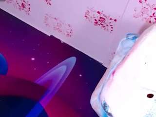 lavronbitch Live Webcam on CamSoda