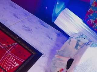 lavronbitch live webcam show