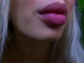 Live webcam model bambikayy on Soda Cams