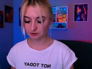 blondie-melisa Live Webcam on CamSoda