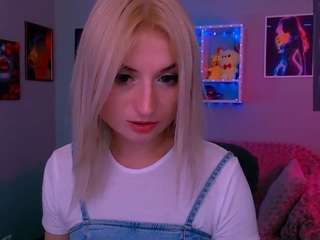 Mẫu này đang trực tiếp. blondie-melisa