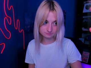 blondie-melisa Live Webcam on CamSoda
