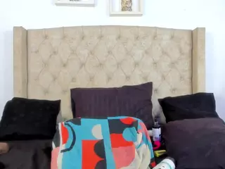 nataliacollislim's Live Sex Cam Show