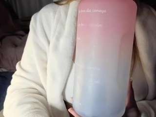 Hornyyyyyy.Wet.Voyeur.Momyyyy live webcam show