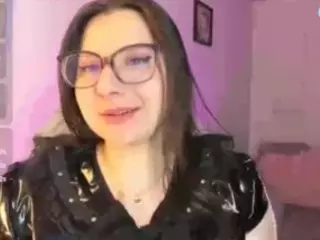 Roxxanne-Bail's Live Sex Cam Show