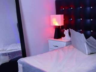 black-pussydoll Live Webcam on CamSoda