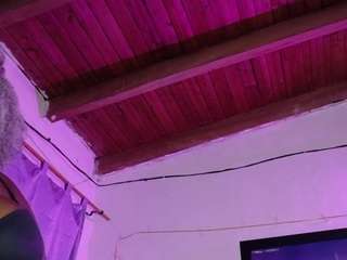 le modèle black-pussydoll est en webcam porno dans un show sur le site camsoda, il possède les tags suivants: amateur,anal,tease,solo,robe,pussy,no smoking,natural,lush,lingerie,huge tits,fingers,feet,drinking,dildo,cuckold,cowgirl,control,cock rating,brown eyes