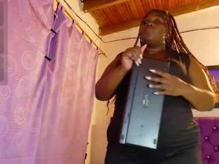 Black-pussydoll