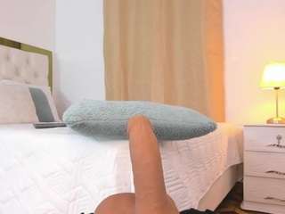 sofiaa-jones webcam model