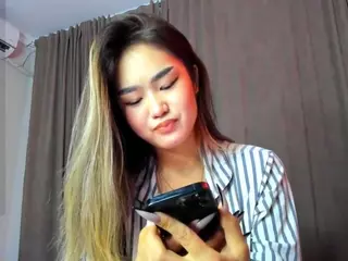 meboraa1's Live Sex Cam Show