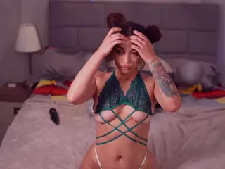 Moan4u's Live Sex Cam Show