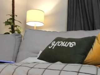 Divaandrea19 live webcam show