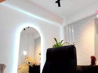 nahomi-jonnes Live Webcam on CamSoda