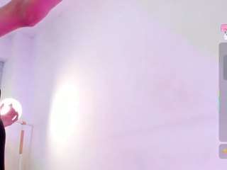 nahomi-jonnes's CamSoda show and profile