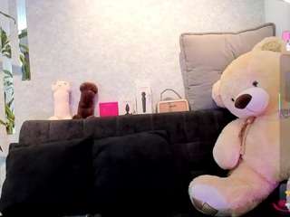 nahomi-jonnes's CamSoda show and profile