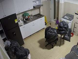 voyeurcam-jb-kitchen-1 from CamSoda
