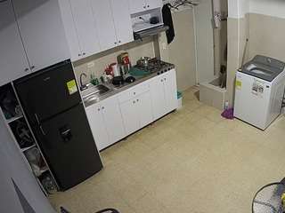 voyeurcam-jb-kitchen-1 camsoda