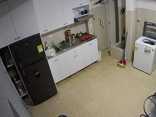voyeurcam-jb-kitchen-1 camsoda