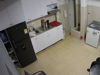 voyeurcam-jb-kitchen-1