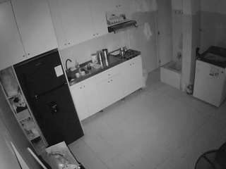 voyeurcam-jb-kitchen-1