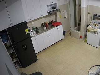 Эта модель сейчас онлайн. voyeurcam-jb-kitchen-1