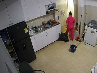 โมเดลนี้กำลังถ่ายทอดสดอยู่. voyeurcam-jb-kitchen-1