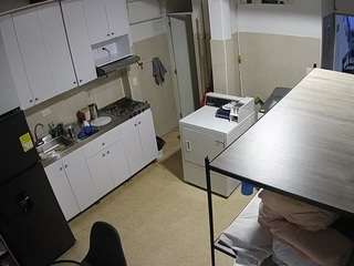 voyeurcam-jb-kitchen-1